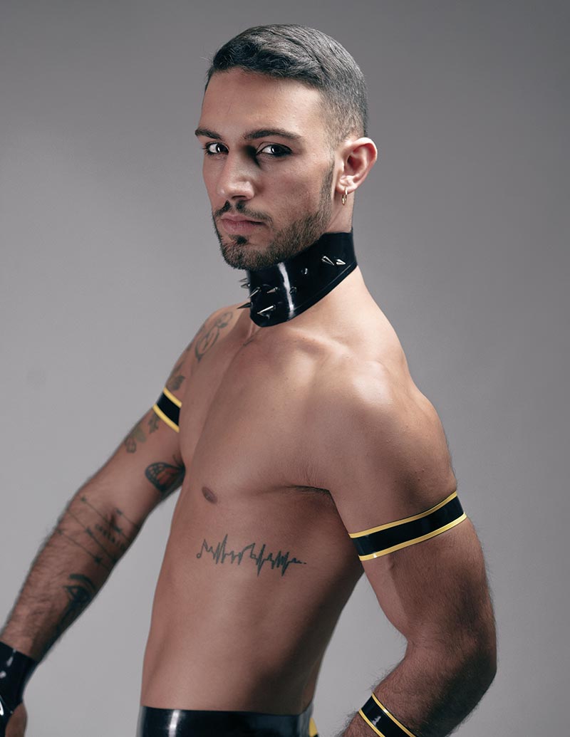 VIK_ Collar with Spikes